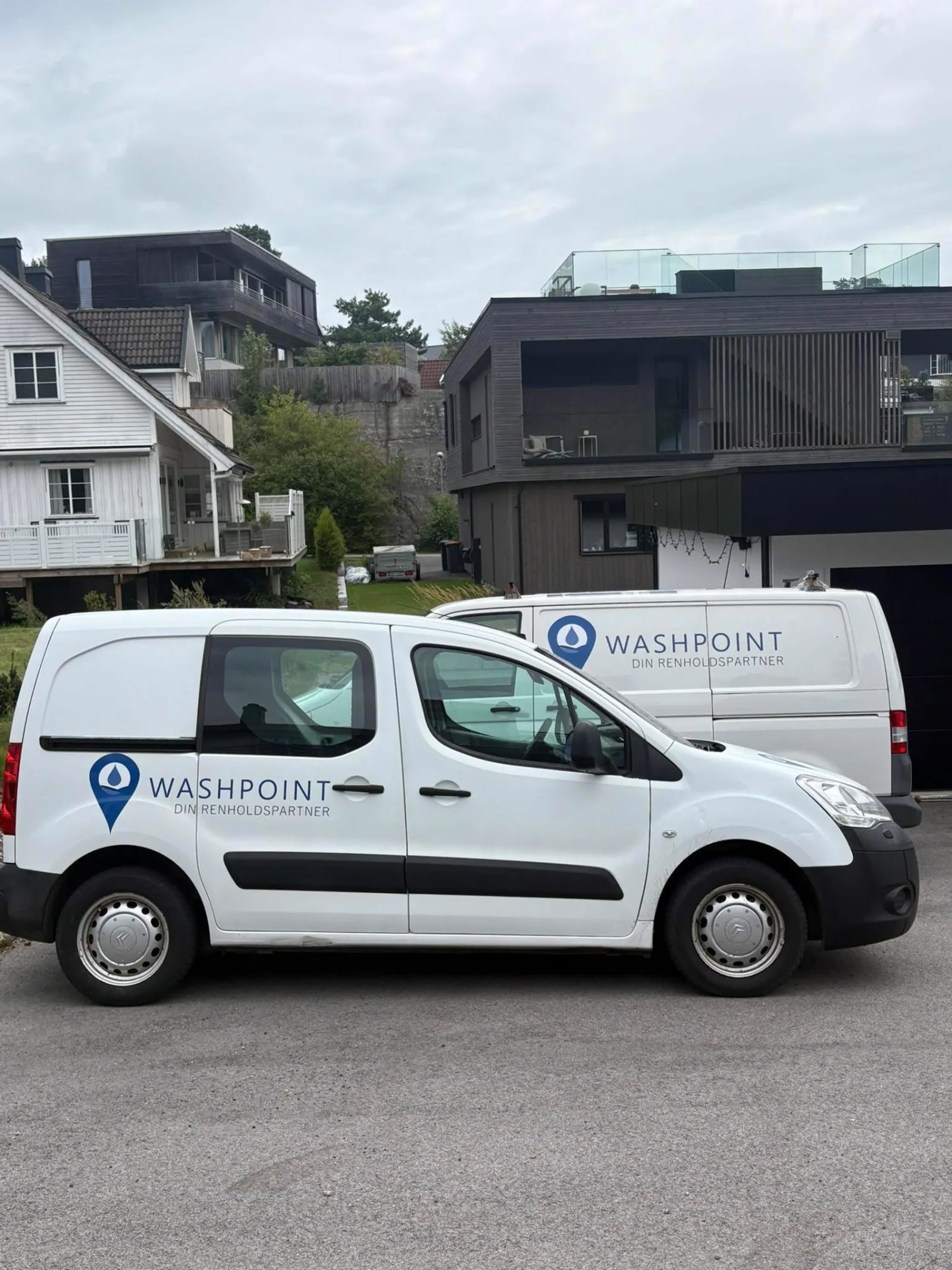 Washpoint servicebiler på oppdrag i Vestfold